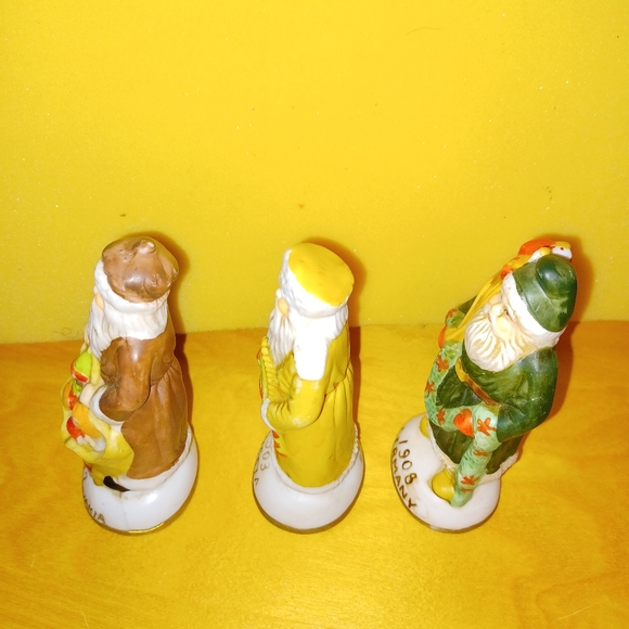 Heilig Meyers 6 Santa from around the world  collection (013123B) - Picture 4 of 16